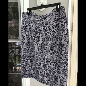 Woman size 16 Cato skirt Navy blue and gray back zipper midi EUC